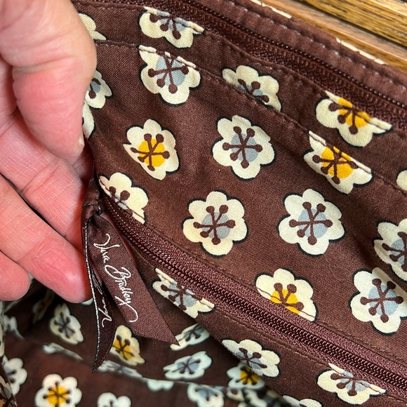 Vera Bradley quilted fabric tote, shoulder bag, patent leather trim. Like new. - Picture 15 of 17